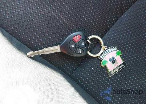 2010 Toyota Corolla S z USA, uszkodzony, nr VIN 1NXBU4EE7AZ226311